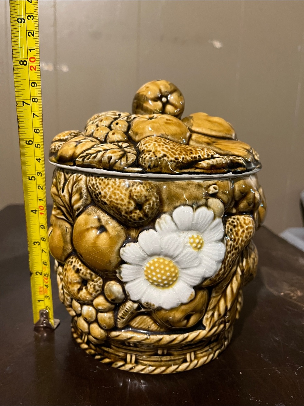 Vintage Fred Robert’s  Ceramic Decorative canister with White Daisy Accent -